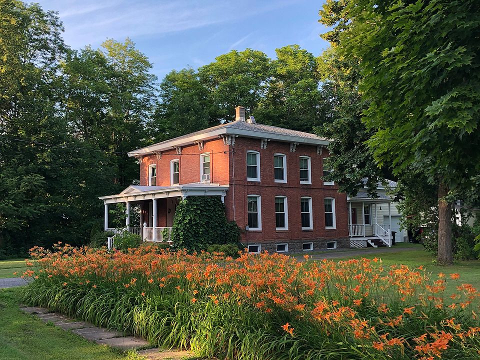 1st image of 20 Church St N