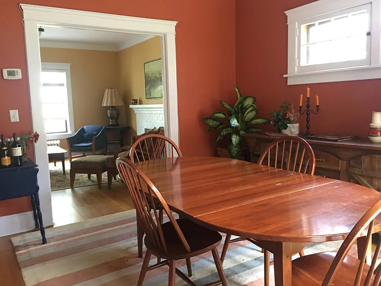1055 Lincoln Ave — Photo 3