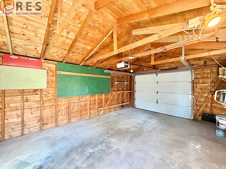 3201 S Holly St — Photo 16