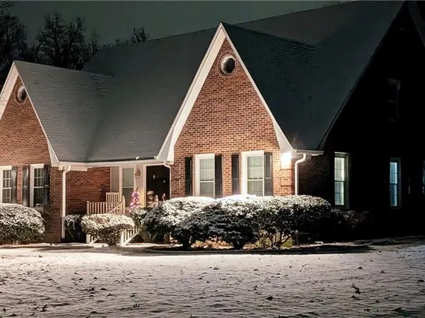 222 Shallowbrook Dr, Advance, NC 27006