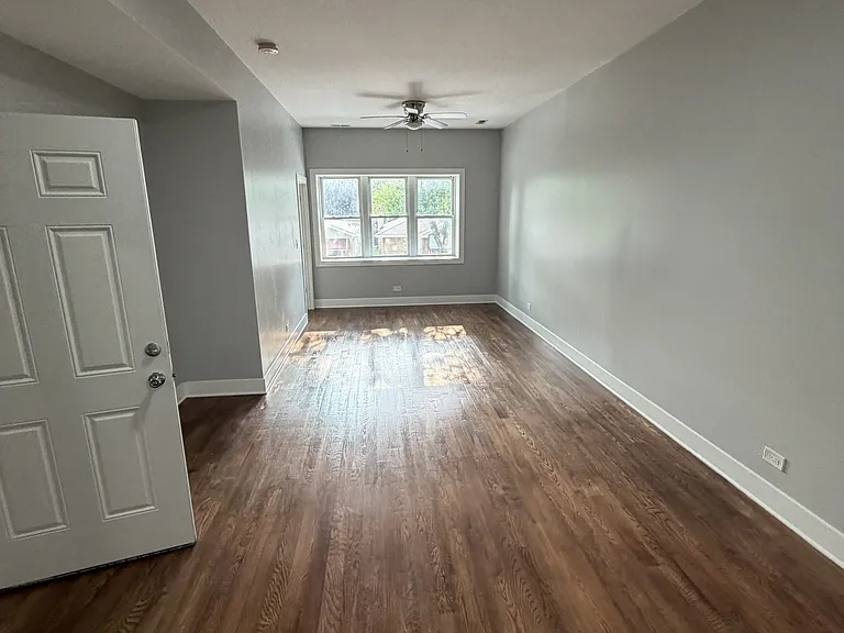 8138 S Exchange Ave #1 — Photo 3