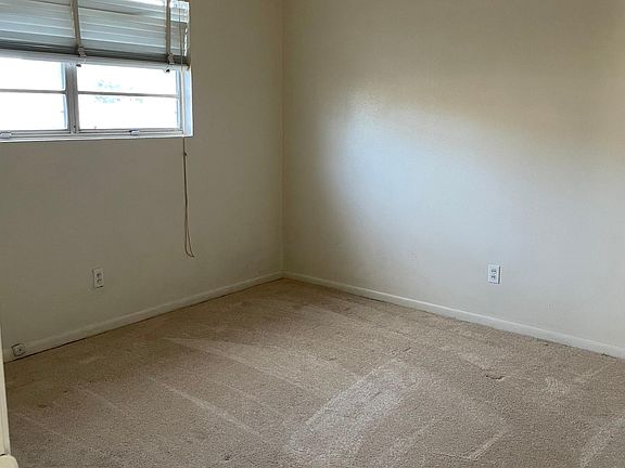 5th image of 5409 Daffodil St
