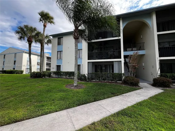 1108 Green Pine Blvd APT A1, West Palm Beach, FL 33409