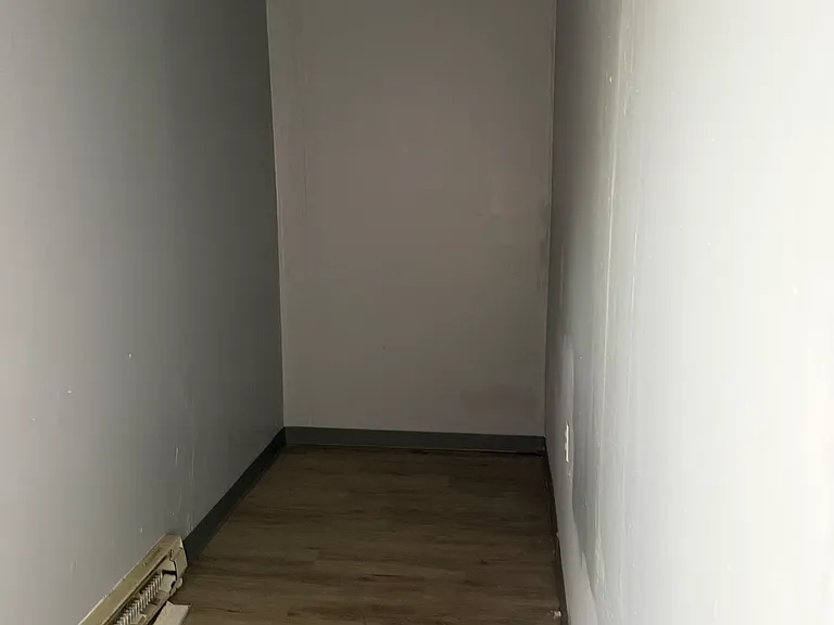1019 Franklin Ave #1 — Photo 5