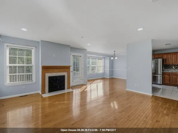 2 Marina Dr, Bayonne, NJ 07002