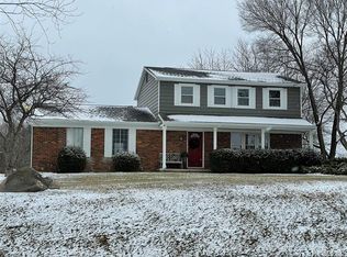 4109 Loves Creek Dr, Howell, MI 48843