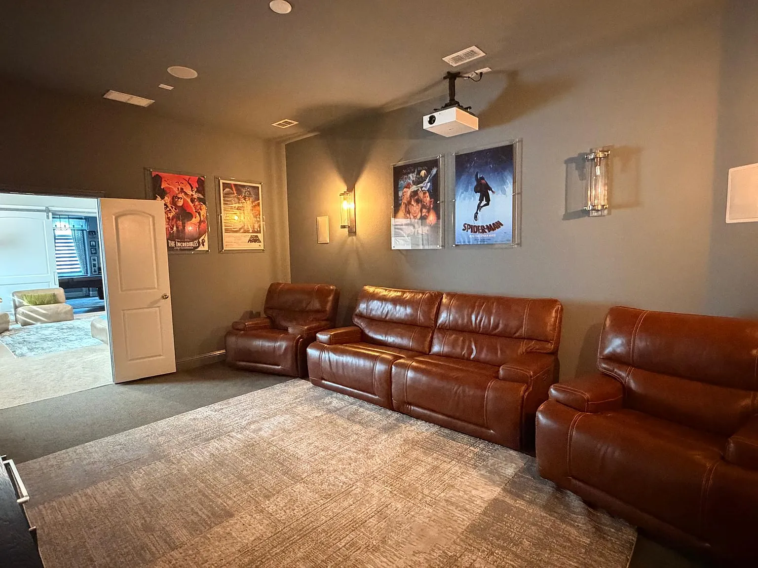 5 bed, 5.5 bath, 5174 sqft, $6,500 — Photo 3