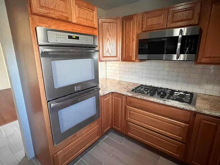 3424 NE Pioneer Blvd — Photo 5
