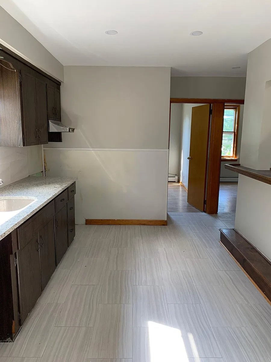 Building Photo - 130 E Clifton Ave #1