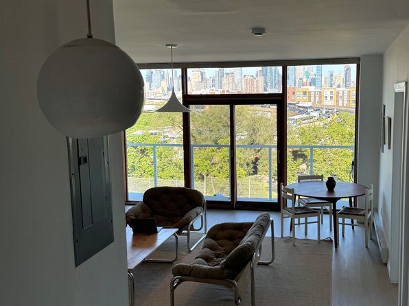 261 Park Ave APT 3