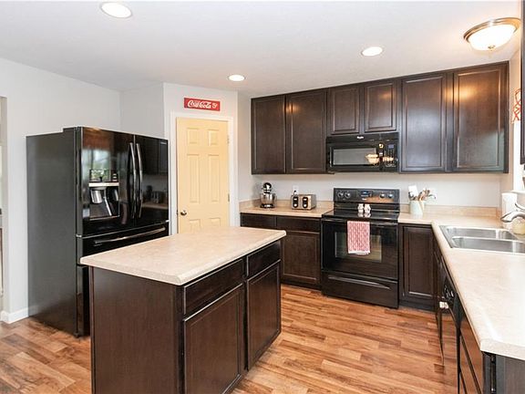 5th image of 2424 Sandi Dr