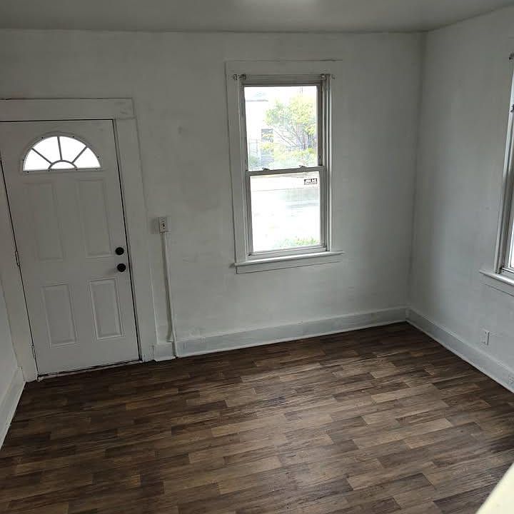 1st image of 629 N 2nd St