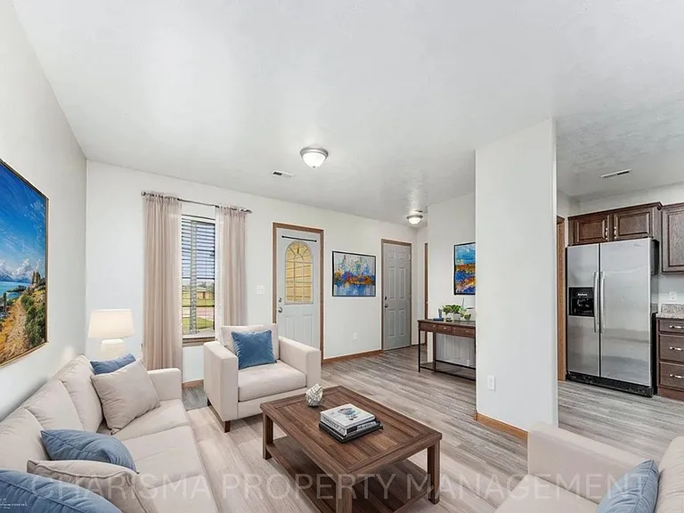 350 S 6th St — Photo 10