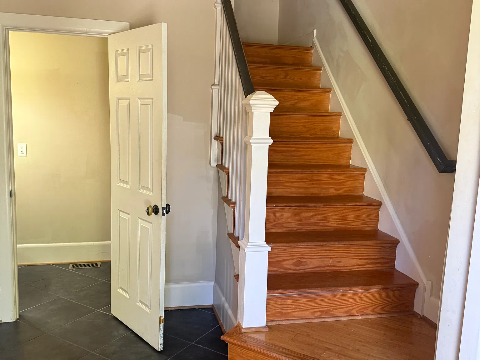 413 S Harrison St — Photo 2