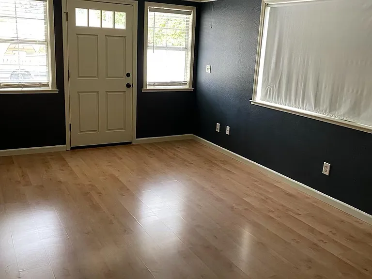 304 Edwards St — Photo 5
