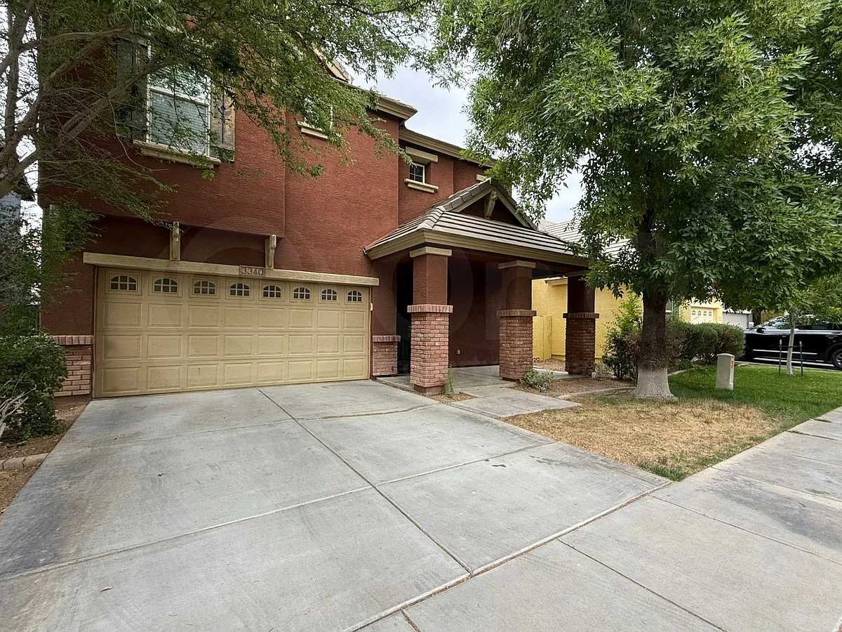 3 bed, 2.5 bath, 2197 sqft, $2,899 — Photo 2