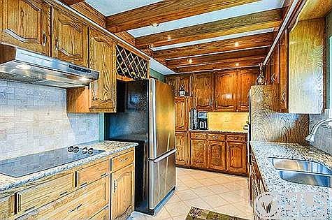 3rd image of 3111 Sugarbush Ln
