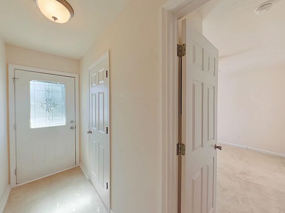 5th image of 128 Hillsborough Lane