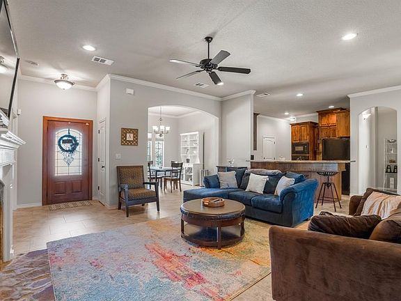 4th image of 907 Inwood Dr