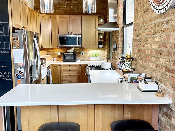 4th image of 1546 W Cortez St APT 3