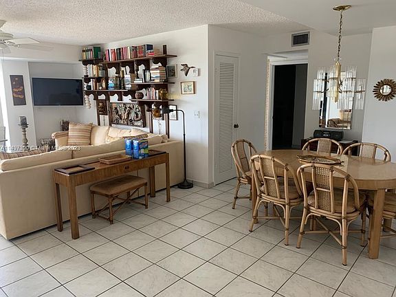 3rd image of 77 Crandon Blvd APT 10C