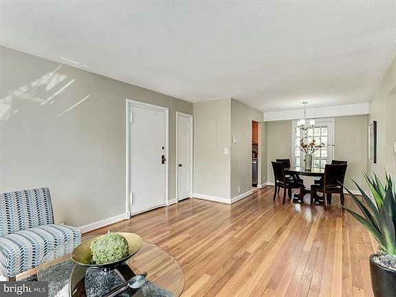 5th image of 4813 30th St S APT B2