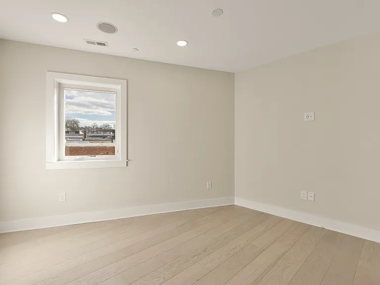 2305 Nicholson SE #100 — Photo 13