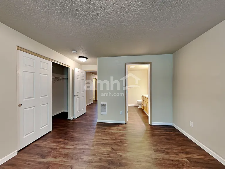 2144 E 3rd St — Photo 9