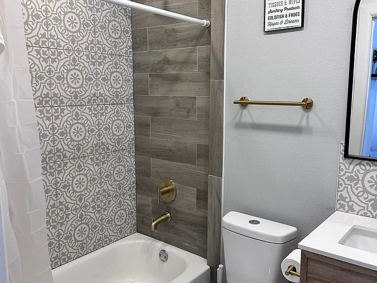 Full Bathroom with Bath tub