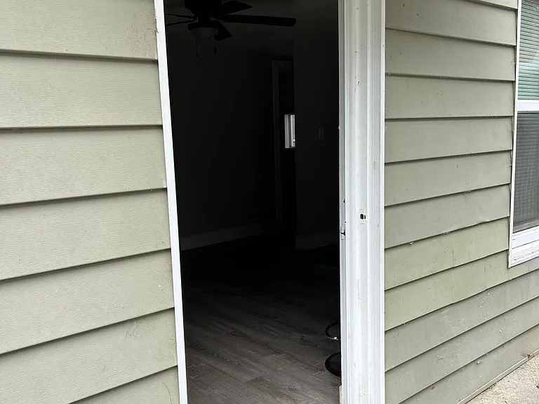 entry into living room kitchen