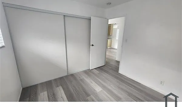 9220 Bancroft Ave — Photo 2
