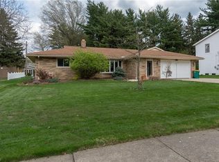 7473 S Cricket Ln, Seven Hills, OH 44131