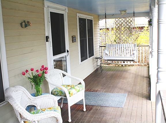 front porch on main cottage