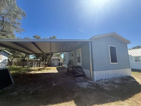 137 Lantana Dr, Rockport, TX 78382