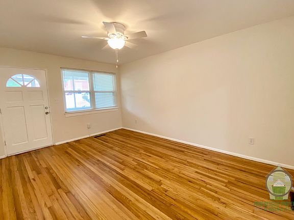 4th image of 810 Townes St #A