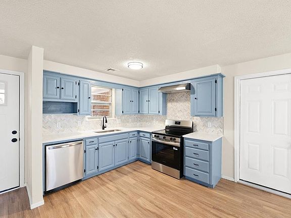 2nd image of 5004 S Briarwood Dr