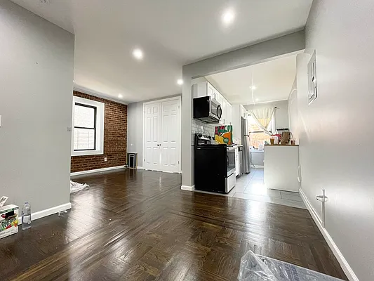 Rented by Bruma Realty LLC | media 10