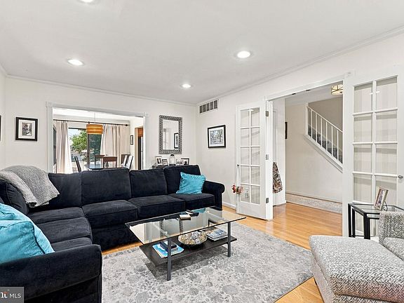 4th image of 11 Chablis Ct