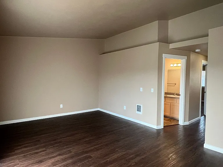 Vista Pointe Apartments in South Salem Oregon Comfortable Living Near Shopping and I5 — Photo 50