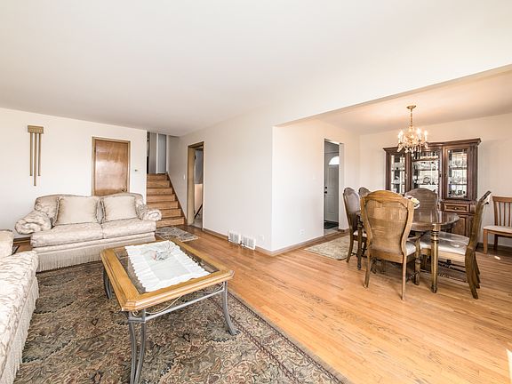 3rd image of 8516 N Ozanam Ave