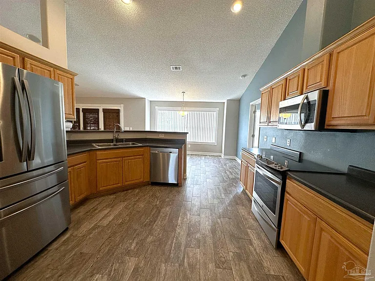 616 Buoy Dr — Photo 5
