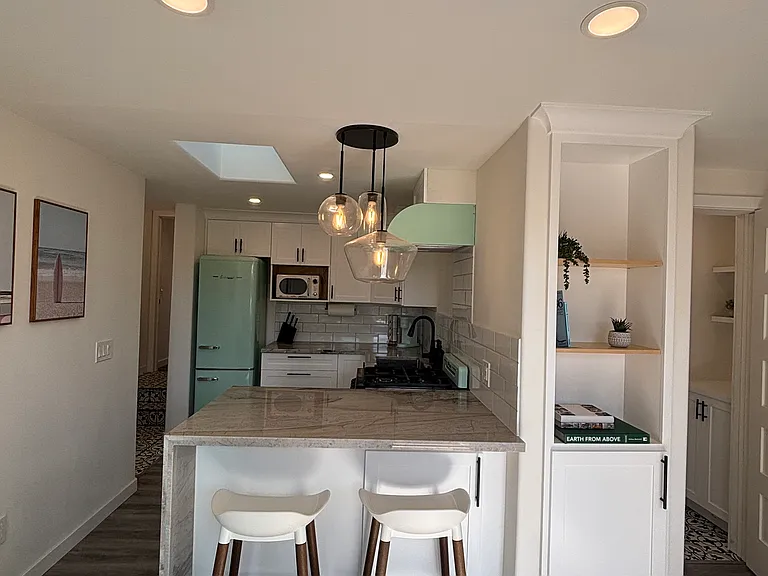 232 N Rios Ave — Photo 4