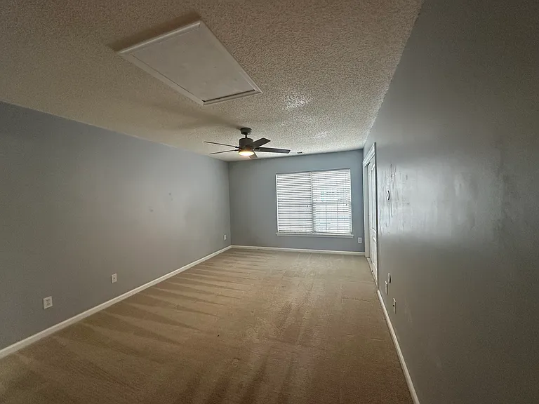 2379 Old Greenbrier Rd — Photo 11