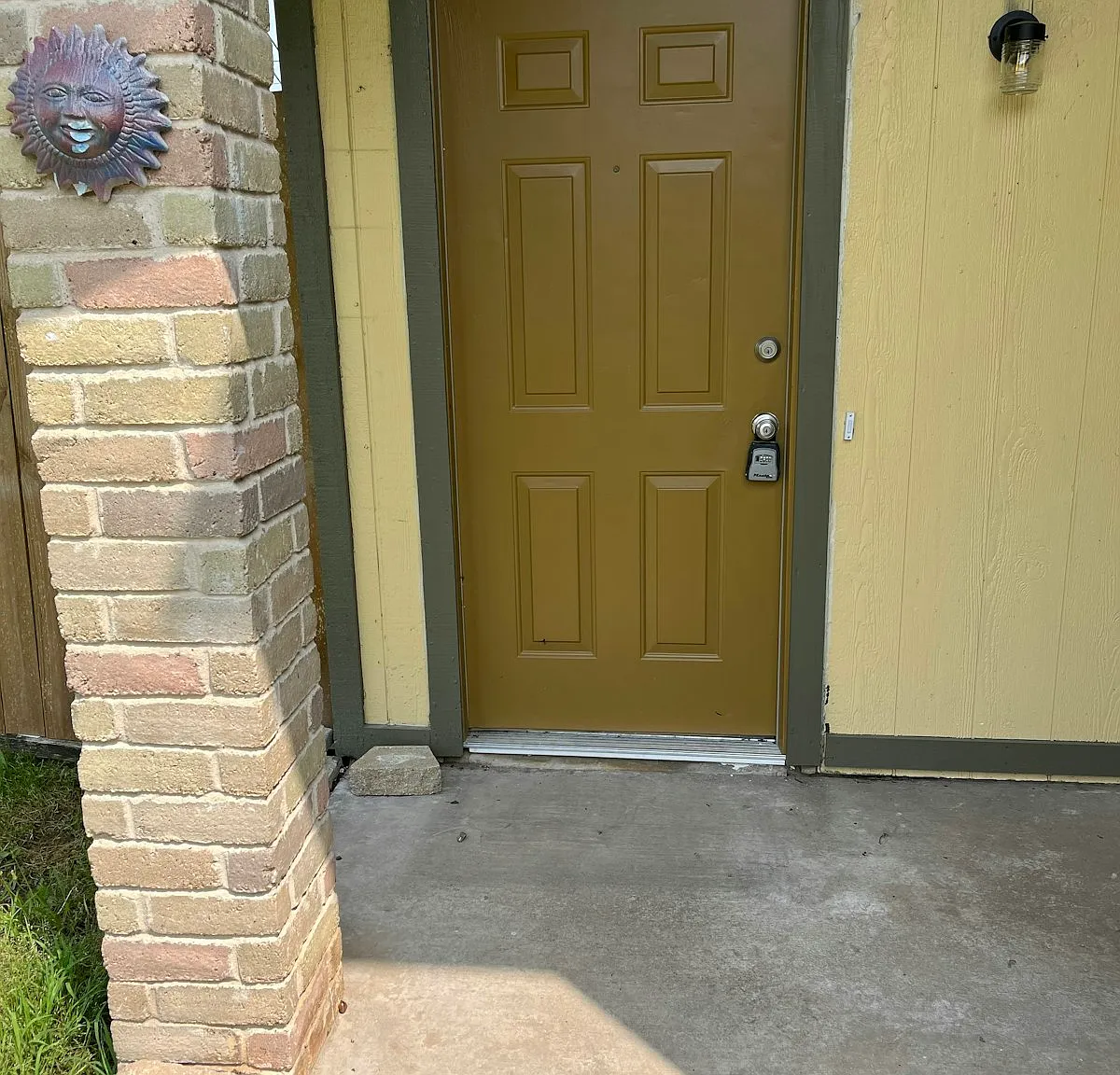 817 Betsy Ross Drive, Unit A — Photo 1