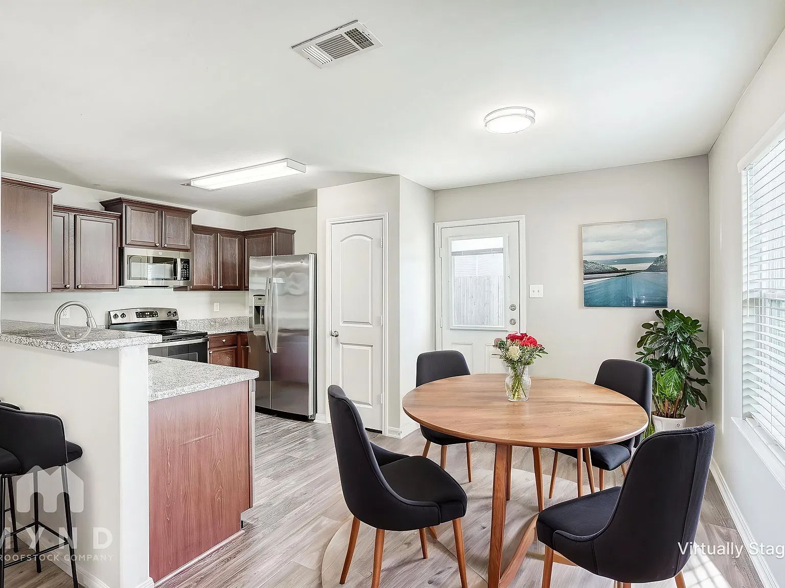 3 bed, 2.0 bath, 1166 sqft, $1,765 — Photo 3