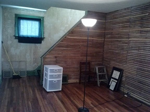 3rd image of 6816 Krakow Ave