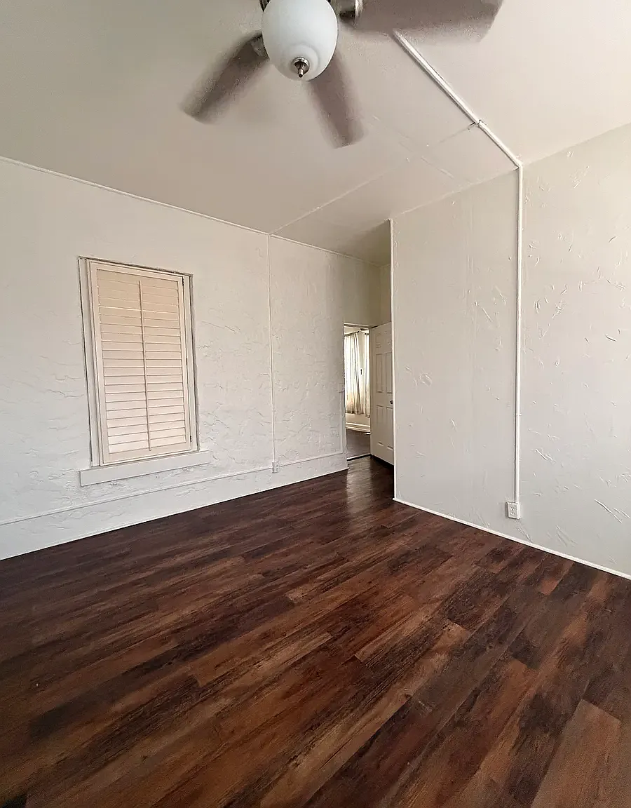 2 bed, 1000 sqft, $1,800 — Photo 3