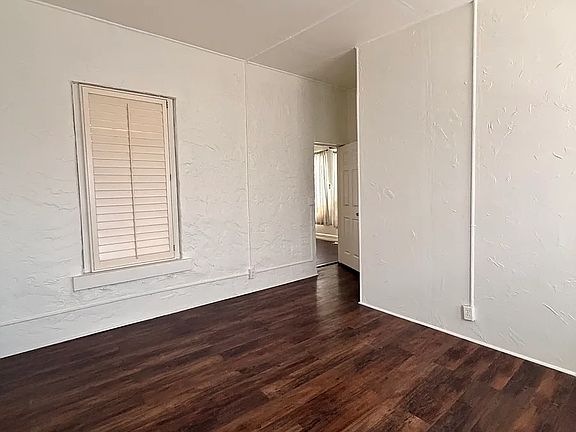 3rd image of 406 Northwood Rd APT 4