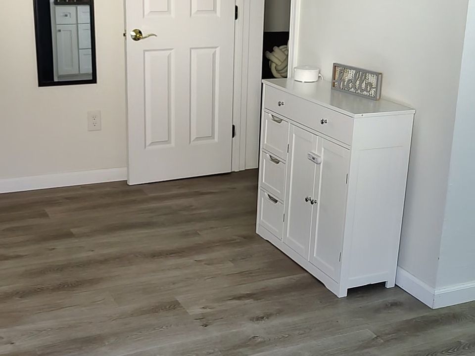 1st image of 3289 Ingersoll Dr Unit 2