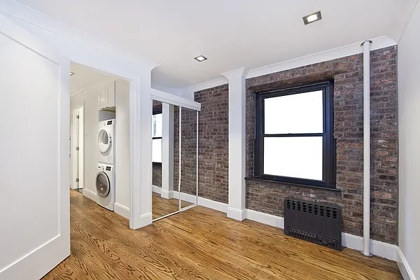 Rented by R New York | media 40